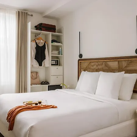 Simone Centre Hotel 4*