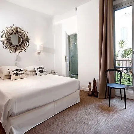 Hotel Simone Centre 4*